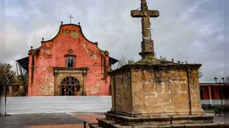 INAH inicia segunda etapa de reconstrucción del Templo de Nurio, en Michoacán, tras incendio en 2021 