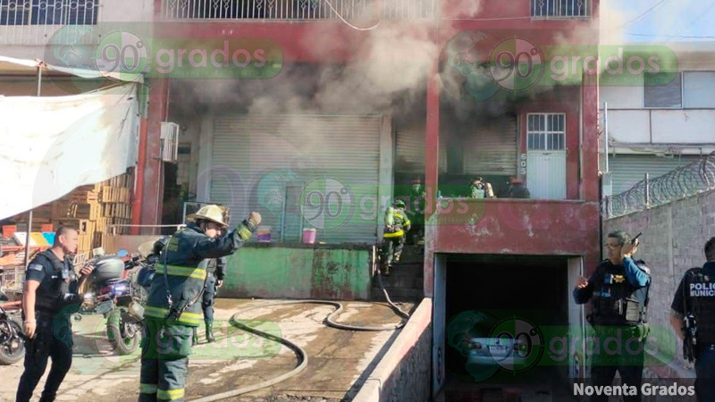 Hombre pierde la vida en incendio en la Central de Abastos de Querétaro capital 