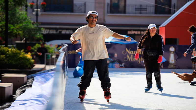 Pista de Hielo de Morelia sigue abierta para que disfruten grandes y pequeños 