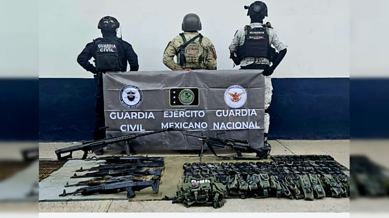 CJNG no da tregua en Año Nuevo en Michoacán: Enfrentan a militares y les aseguran cientos de miles en arsenal en Buenavista