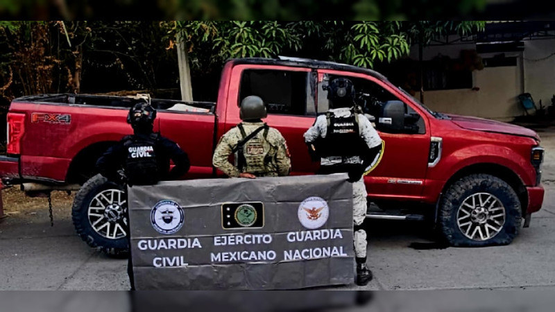 CJNG no da tregua en Año Nuevo en Michoacán: Enfrentan a militares y les aseguran cientos de miles en arsenal en Buenavista