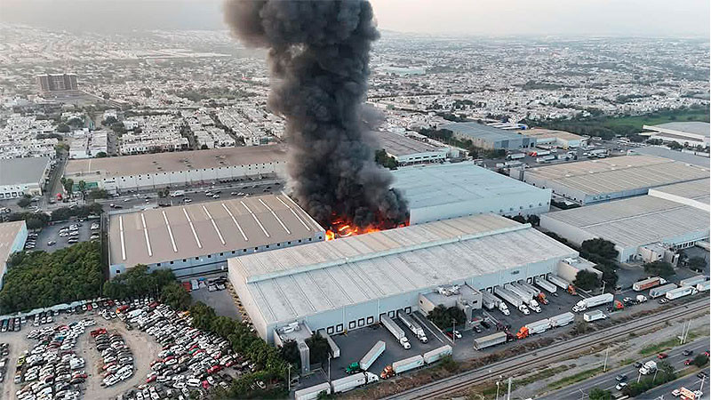 Se registra incendio en fábrica de parque industrial en Escobedo, Nuevo León  