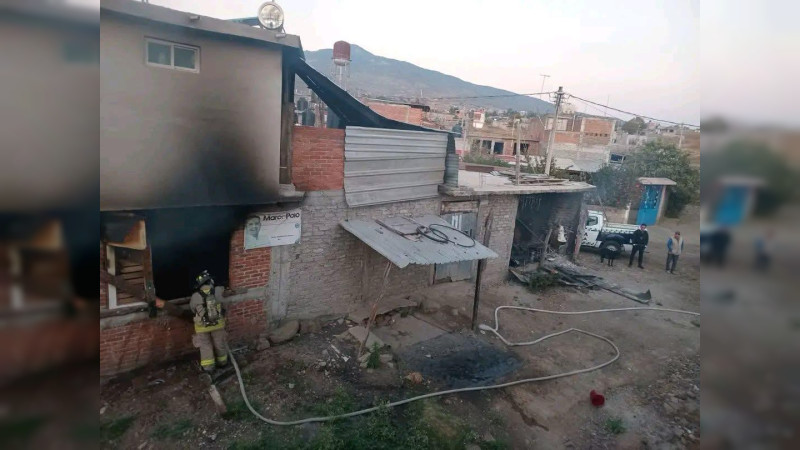 Se incendia vivienda en Morelia, Michoacán, sólo hubo daños materiales 