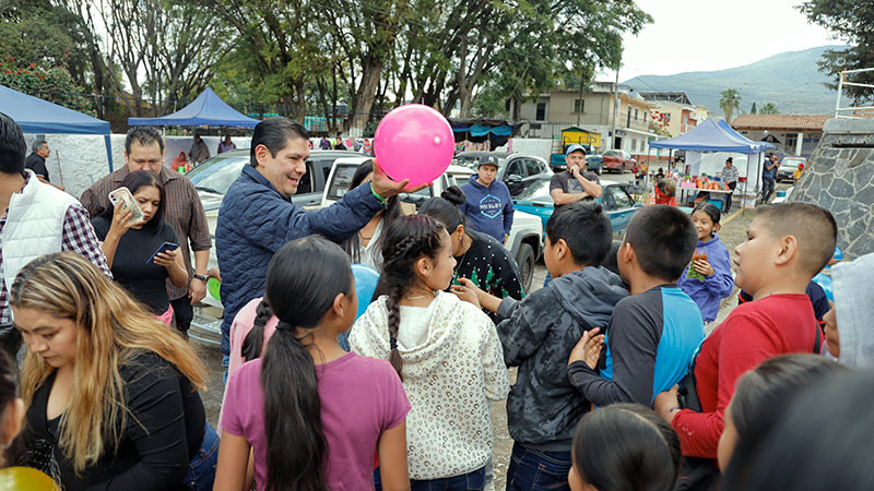 Los reyes Magos se pintaron de verde con la ayuda de un gran equipo: Ernesto Núñez 