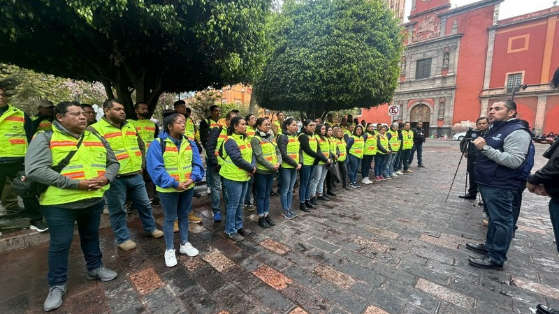 Retiran a artesanos y comerciantes del primer cuadro de la ciudad de Querétaro 