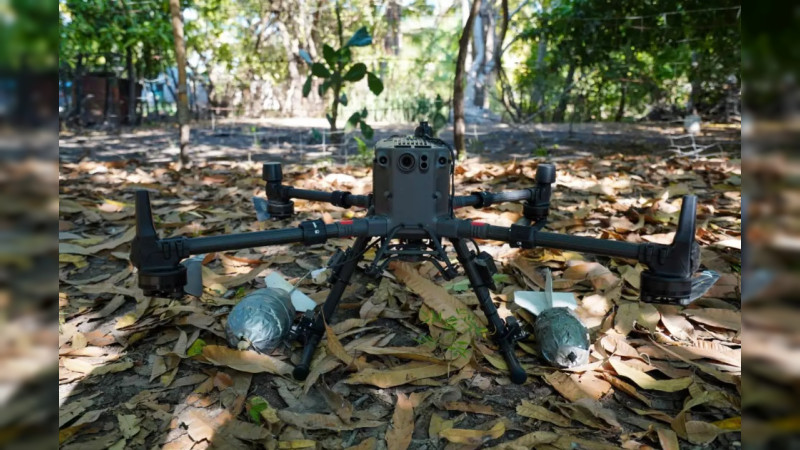 Llueven explosivos sobre Parácuaro, Michoacán, lanzados desde drones: Cumplen 5 días de enfrentamientos; Policía y GN, “como si nada pasara” 