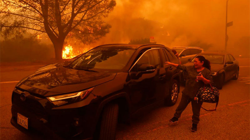 Se registra fuerte incendio en California; declaran estado de emergencia 