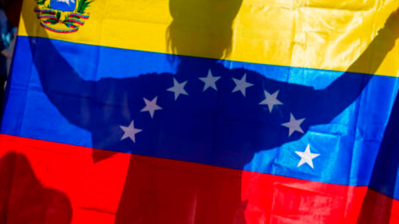 Venezuela cierra fronteras con Colombia previo a investidura presidencial; acusan “conspiración internacional” 