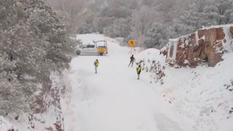 Nevadas llegan a al menos 21 municipios de Chihuahua; abren 31 refugios 