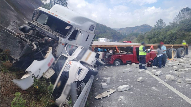 Fallecen 3 personas en accidente en la autopista 140-D Xalapa-Perote 