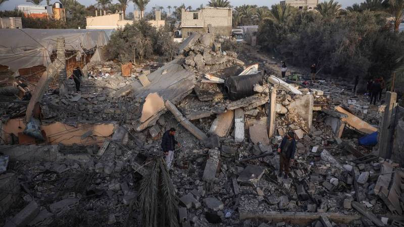 Israel y Palestina alcanzan acuerdo de alto al fuego en Gaza 