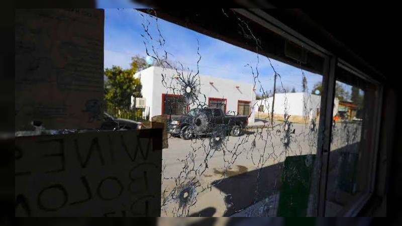 Chocan grupos armados en Apatzingán, Michoacán  