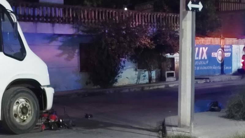 Pareja que viajaba en motocicleta choca, mujer sale proyectada y pierde la vida en Guadalupe 