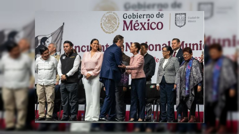 Presente Gobernador queretano en el Encuentro Nacional Municipal 