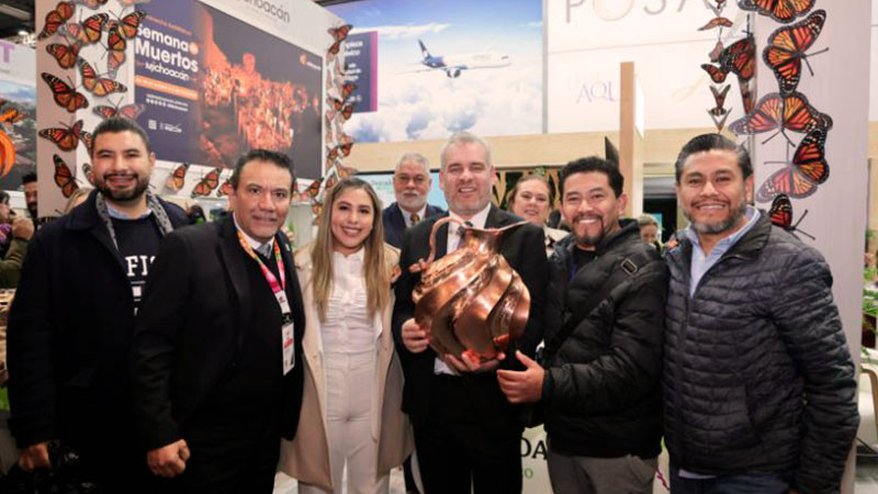 Bedolla presume a Michoacán en la Fitur de Madrid, España 