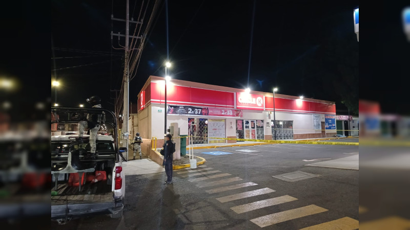 Atacan a balazos a dos hombres al salir de una tienda de conveniencia en Celaya, Guanajuato