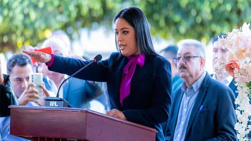 Toma protesta Azucena Ruiz como Presidenta Municipal de Irimbo  