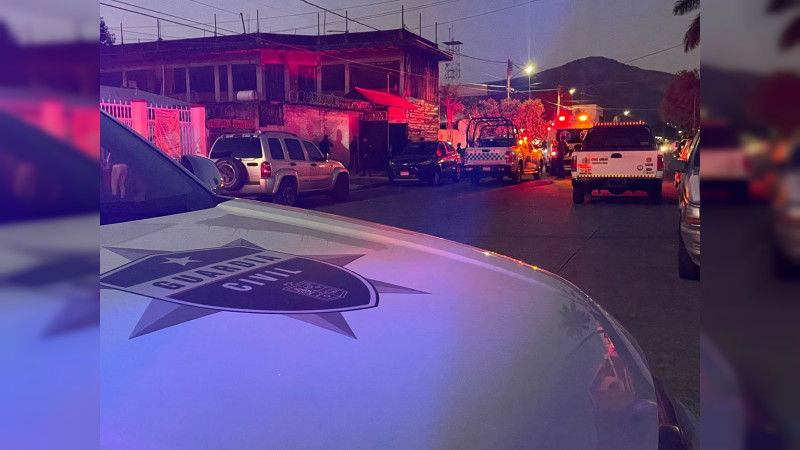 En Uruapan asesinan a hombre a balazos en un bar 