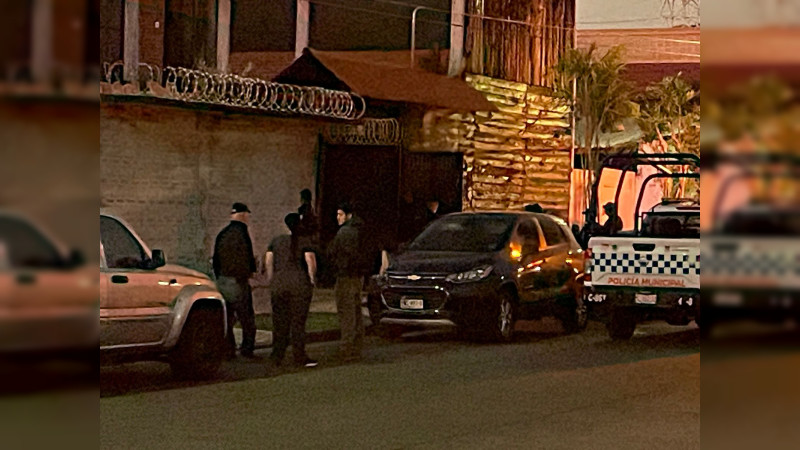 En Uruapan asesinan a hombre a balazos en un bar 