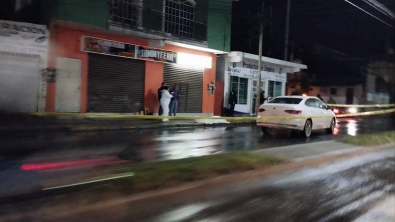 Ataque con arma blanca afuera de bar en Huejutla, Hidalgo, deja un muerto y un lesionado