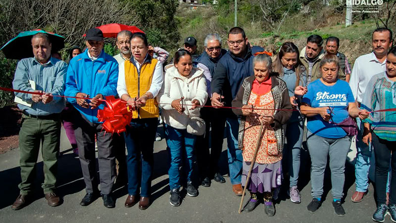 Jeovana Alcántar, inauguró primera etapa del camino de acceso a la comunidad de Caleras 