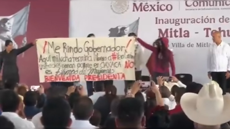 La saxofonista María Elena Ríos irrumpe en evento de Sheinbaum en Oaxaca; “No es tiempo de mujeres” 