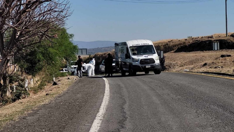 En Copándaro, Michoacán, abandonan dos cadáveres 