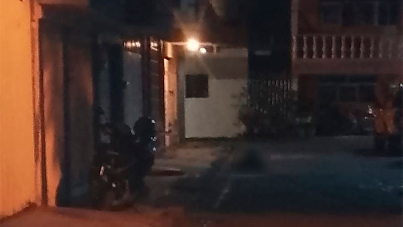 En Uruapan motosicarios ejecutan a dos hombres  