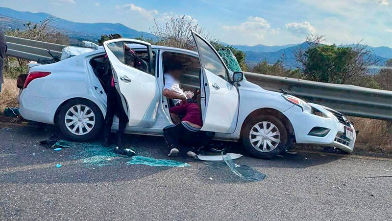 Accidente en la Morelia-Pátzcuaro deja una persona fallecida y cuatro heridos  