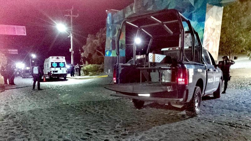 Ultiman a tiros a tres policías en Malinalco, Estado de México 