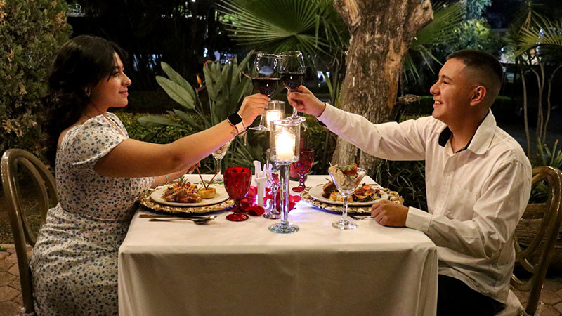 Celebra el amor con una cena a la orilla del lago del Zoológico de Morelia, Michoacán 