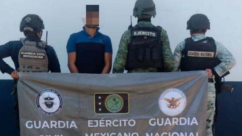 Capturan a 3 personas con droga en Buenavista, Michoacán 