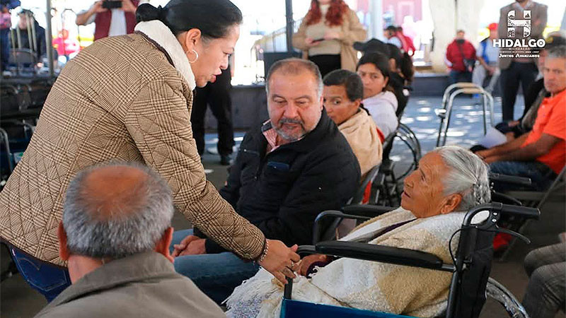 Entrega presidenta municipal de Ciudad Hidalgo 39 sillas de ruedas a personas con discapacidad 