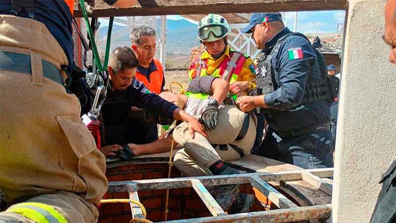 Cae hombre por accidente en un pozo en Morelia, Michoacán; bomberos lo rescatan 