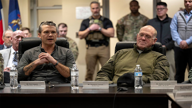 Visita Hegseth Texas, para revisar las operaciones de seguridad en la frontera con México 