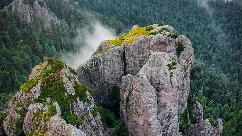 Fallece joven al caer desde la Peña de la Muela en Mineral del Chico, Hidalgo 