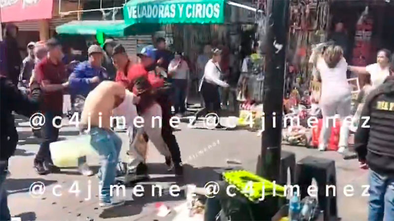 Se agarran a golpes comerciantes frente a la Basílica de Guadalupe 