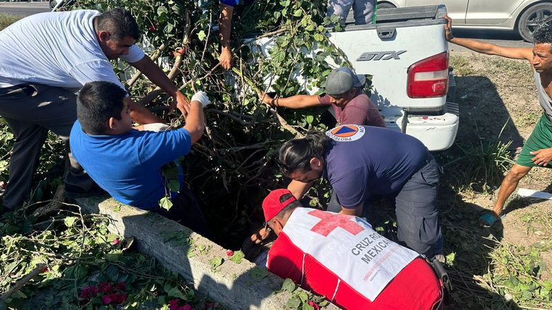 En Lázaro Cárdenas, Michoacán, atropellan a mujer y su hijo 