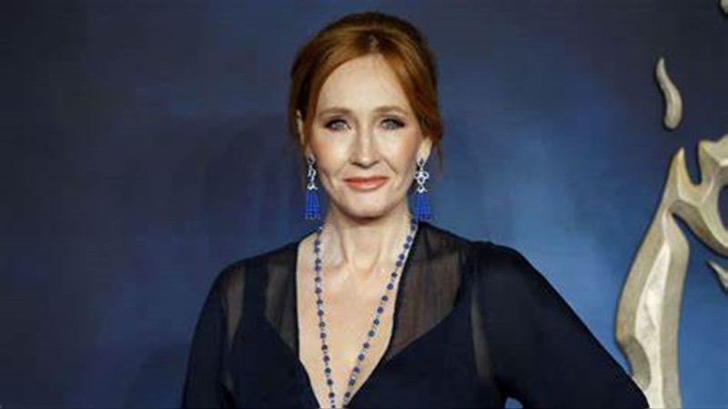 JK Rowling celebra la prohibición de mujeres trans en el deporte femenino 