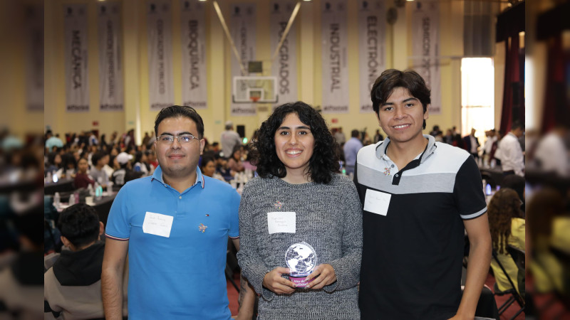 Más de 600 estudiantes michoacanos celebran un año de movilidad estudiantil 