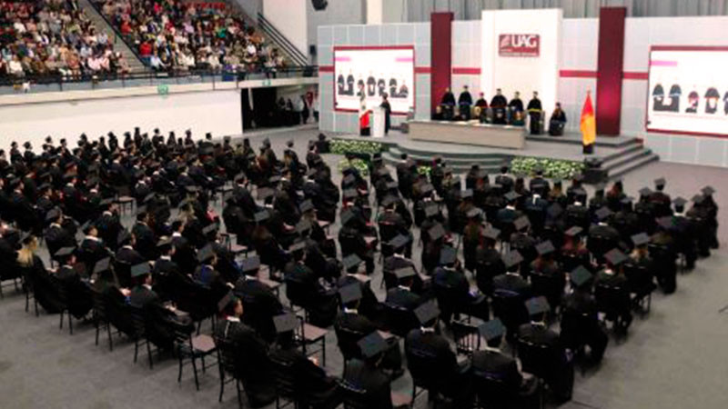 Celebran la graduación de diversas carreras de Diseño, Ciencia y Tecnología en la UAG 