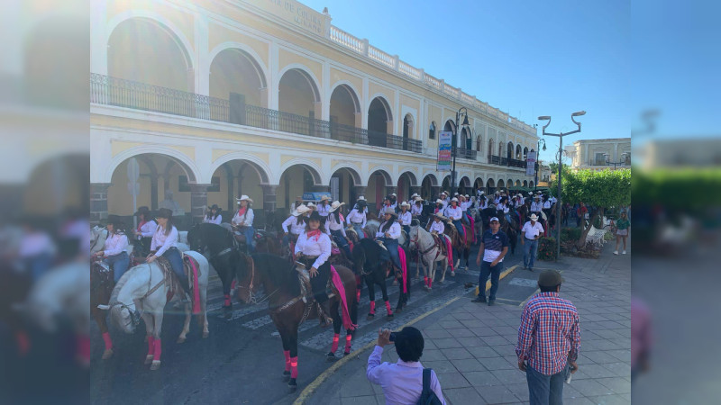 Cinco heridos en tiroteo durante cabalgata de mujeres en Villa de Álvarez, Colima: Iban por hijo de Alcaldesa; niño recibe disparo en el ojo 