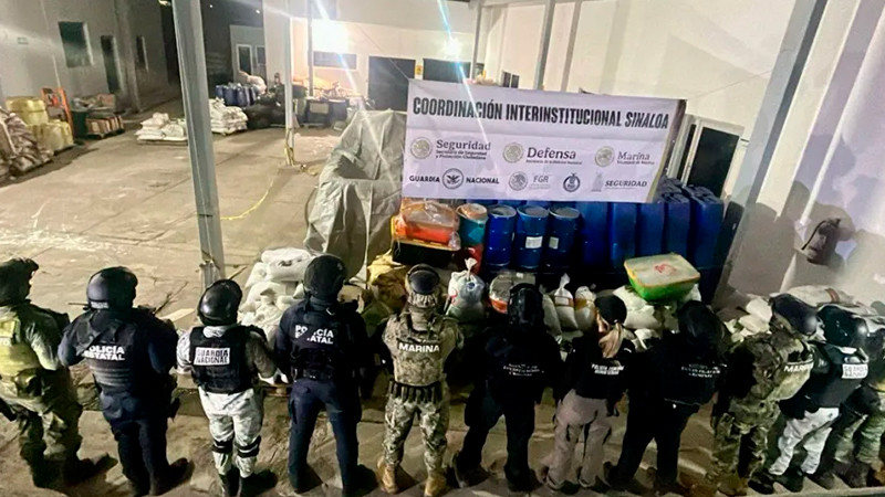 Aseguran tres laboratorios clandestinos y cientos de kilos de precursores químicos, en Sinaloa 