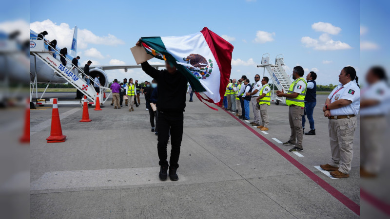 Llegan 137 personas repatriadas desde EU a Tapachula, Chiapas 