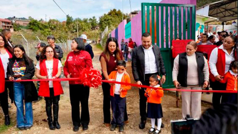 Mónica Valdez Pulido inaugura barda perimetral y fachada en Jardín de Niños Sor Juana Inés de la Cruz 