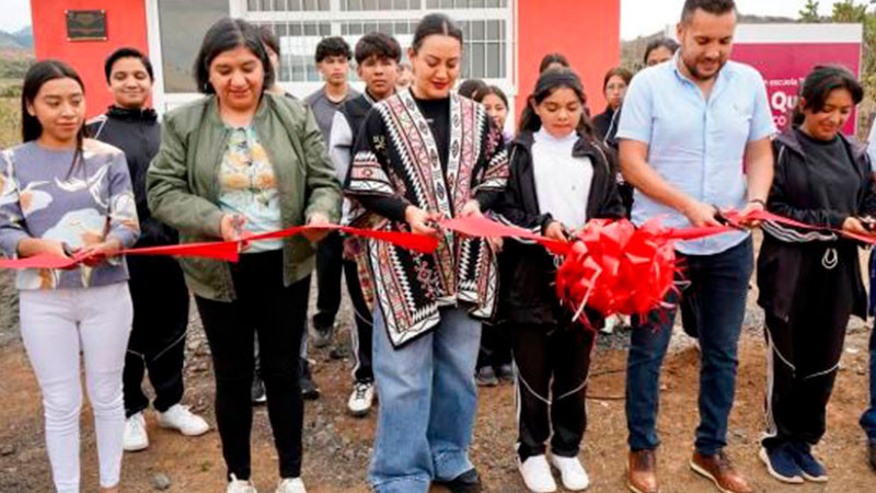 Mónica Valdez inaugura nueva aula en Telesecundaria Vasco de Quiroga en Zacapu 