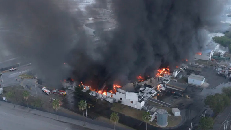 Informan saldo blanco tras incendio de fábrica de Apodaca, Nuevo León 