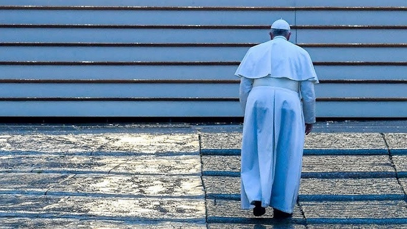 Papa Francisco pasa "noche tranquila" pero sigue en estado grave; agradece oraciones en todo el mundo 