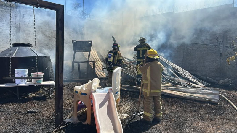 Se incendia vivienda en Morelia, Michoacán; solo hubo daños materiales  