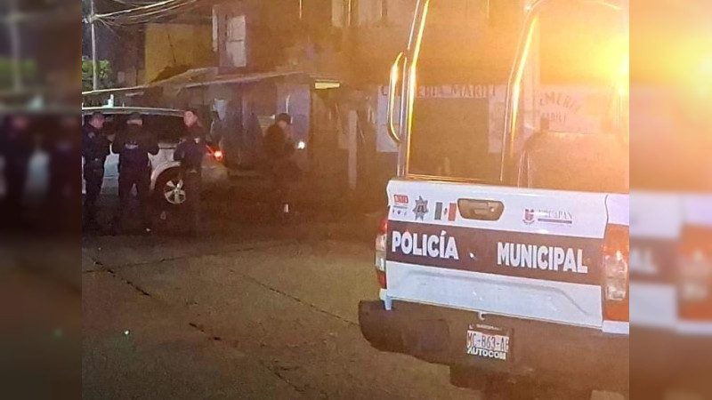 Hombre es asesinado a balazos afuera de un templo en Uruapan 